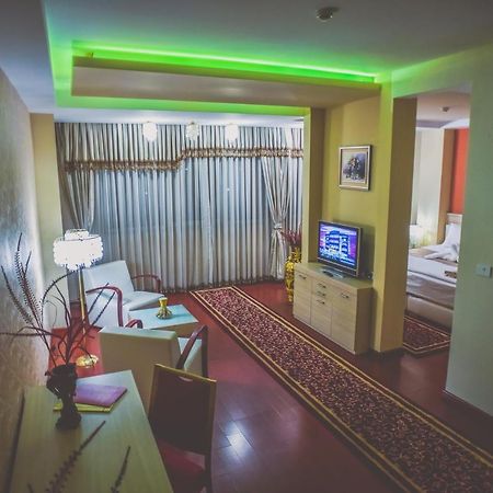 Hotel New Star Skopje Esterno foto