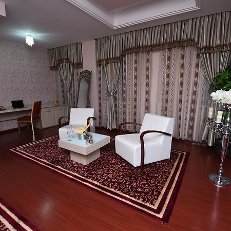 Hotel New Star Skopje Esterno foto