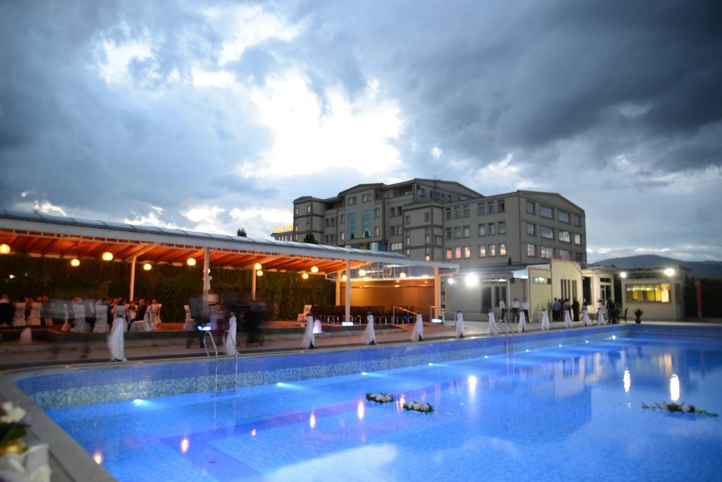 Hotel New Star Skopje Esterno foto