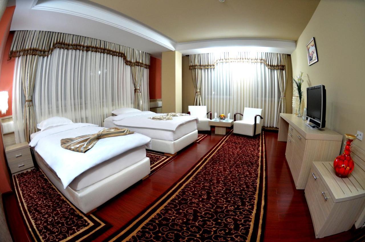 Hotel New Star Skopje Esterno foto