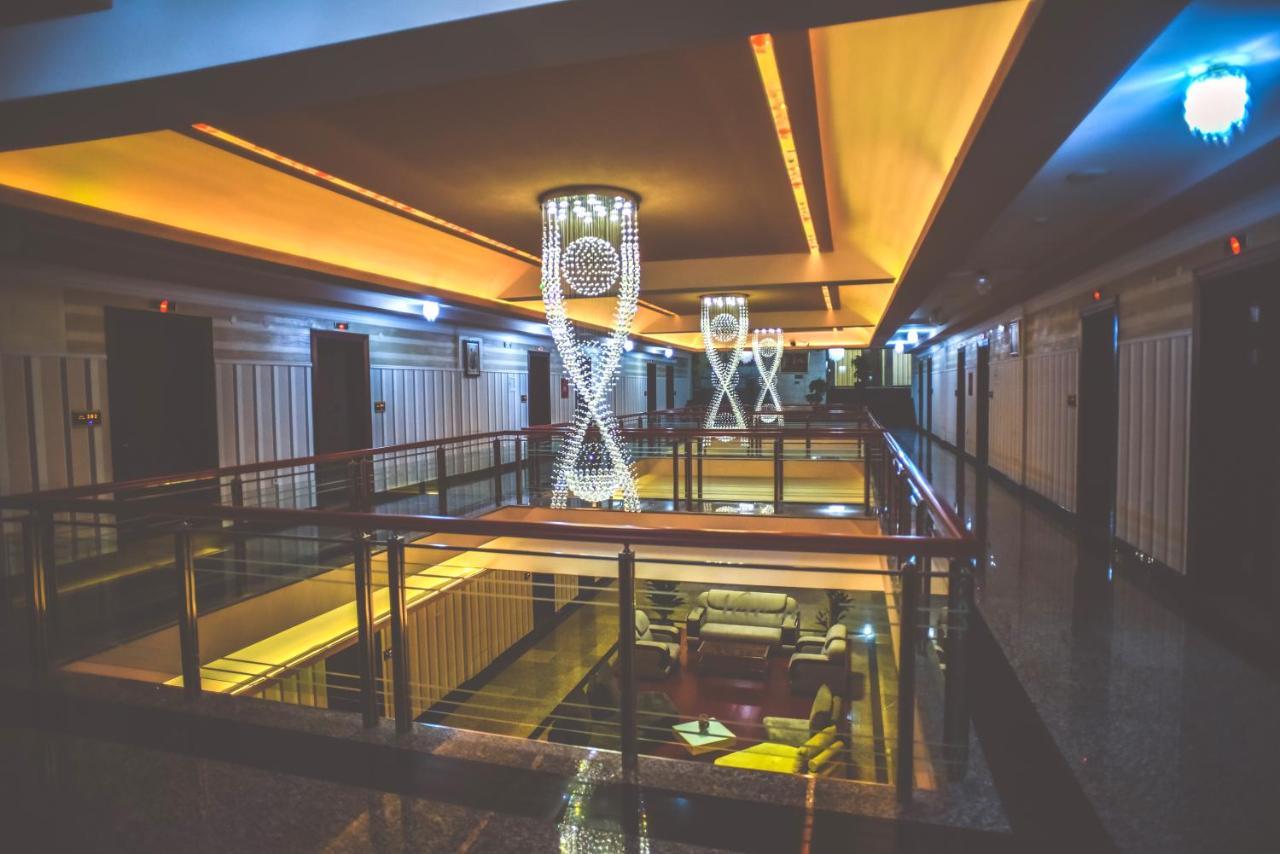Hotel New Star Skopje Esterno foto