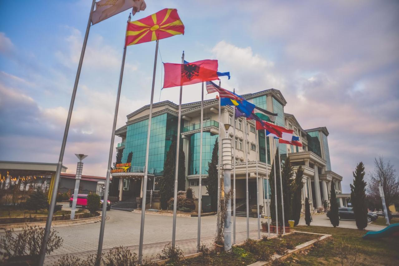 Hotel New Star Skopje Esterno foto