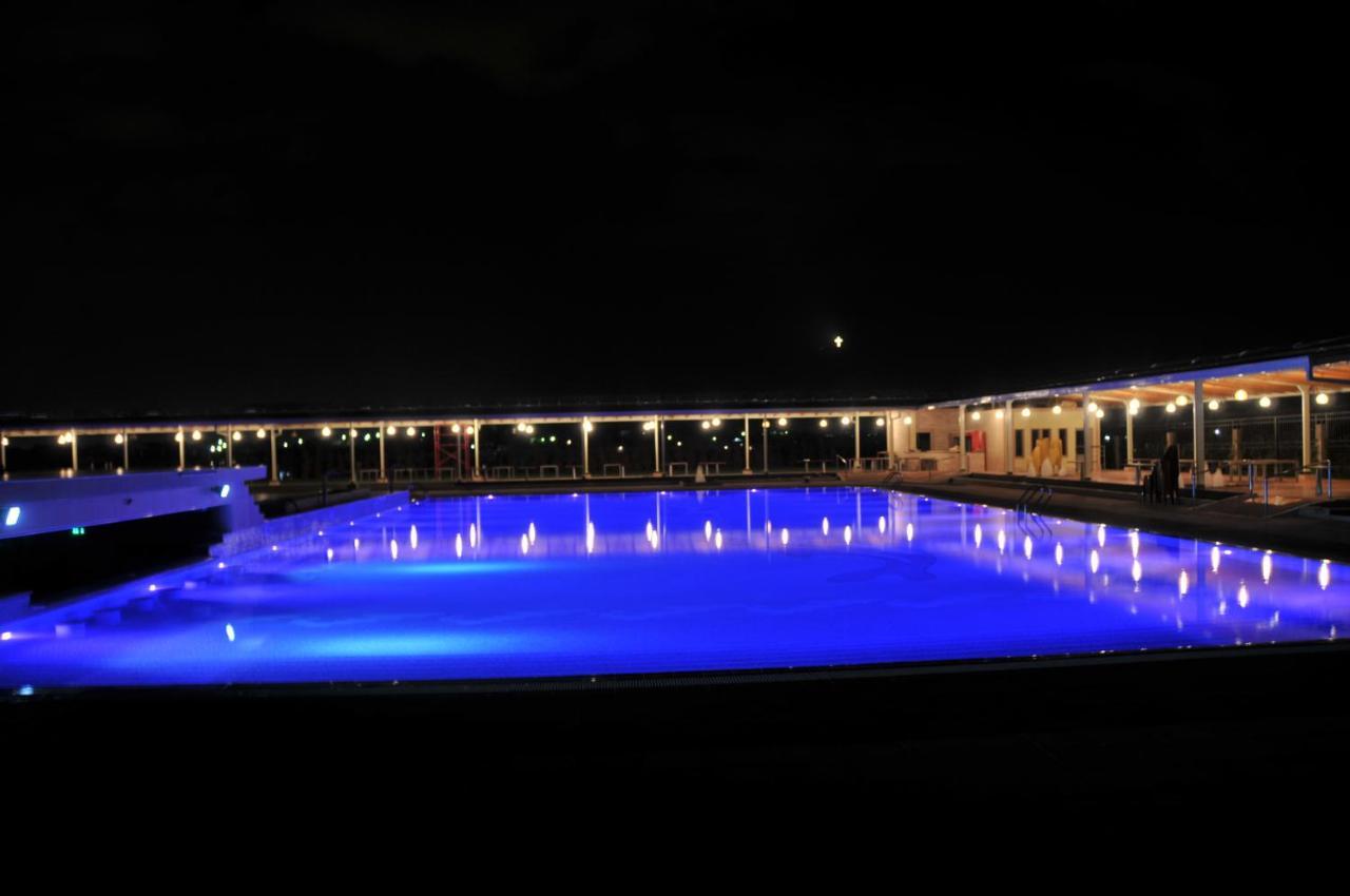 Hotel New Star Skopje Esterno foto