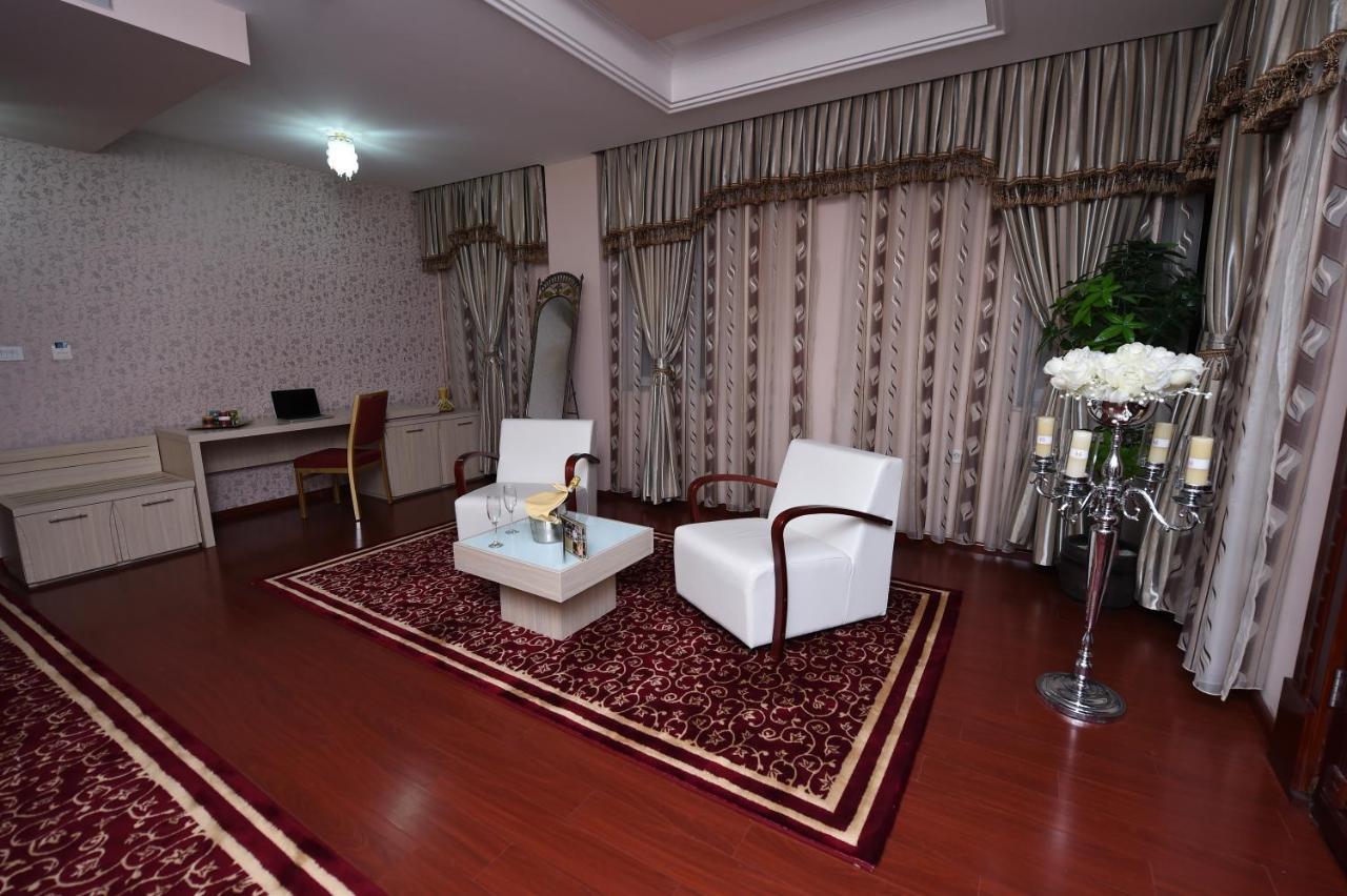 Hotel New Star Skopje Esterno foto