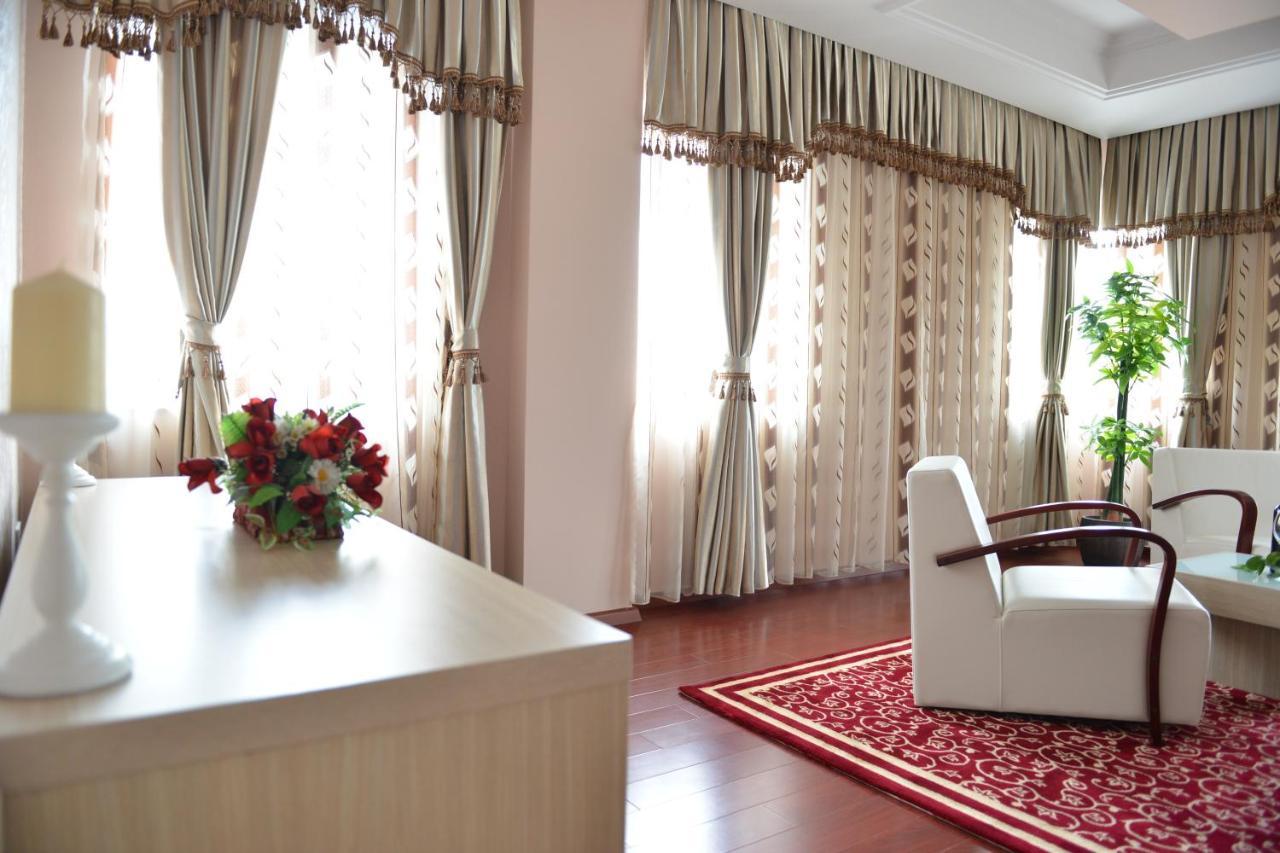 Hotel New Star Skopje Esterno foto