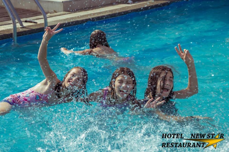 Hotel New Star Skopje Esterno foto