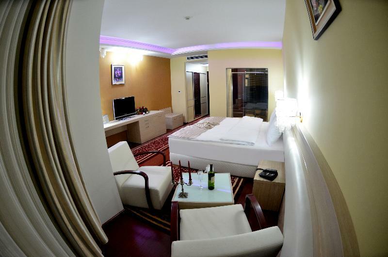 Hotel New Star Skopje Esterno foto